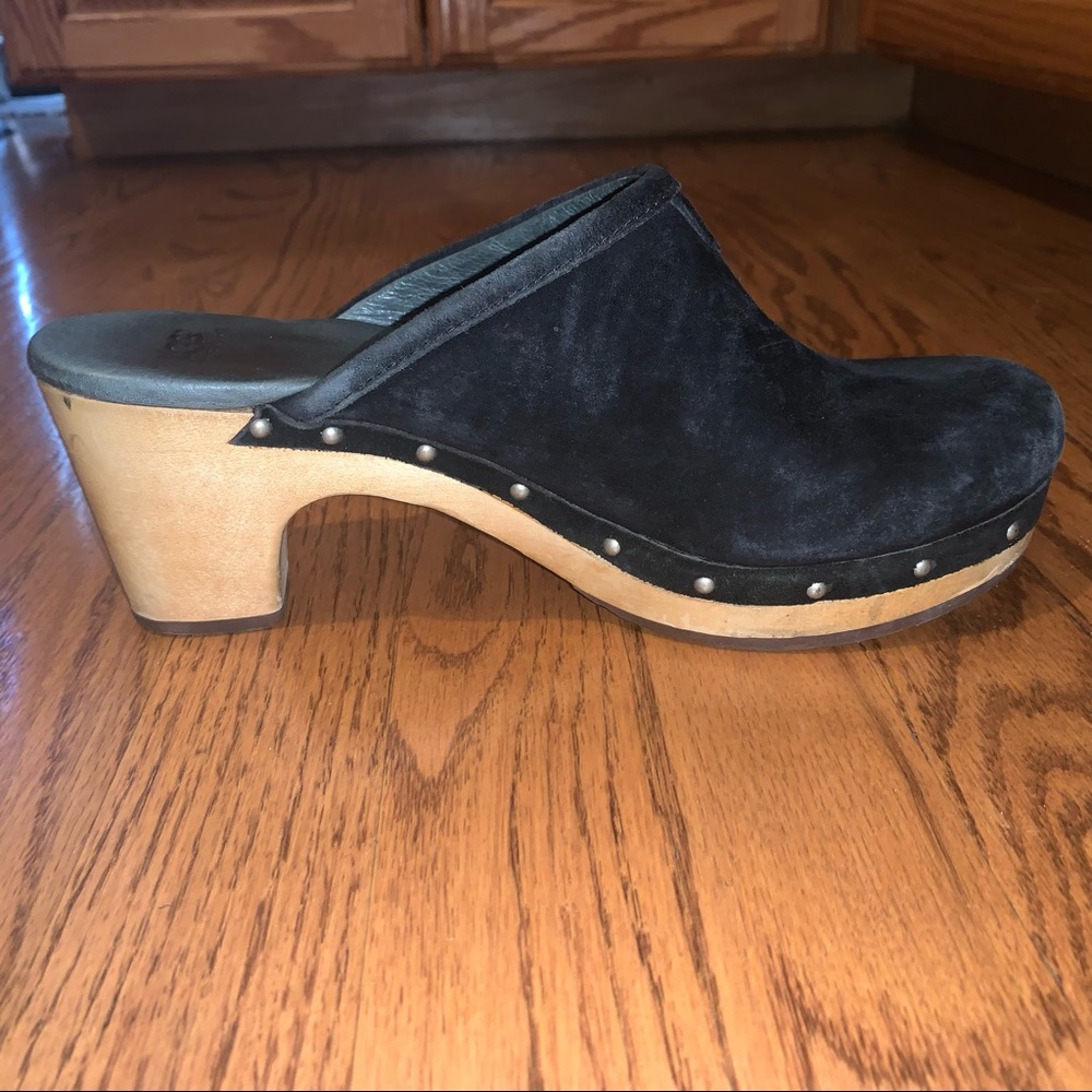 Ugg Abbie Black Suede Platform Clogs Size 8